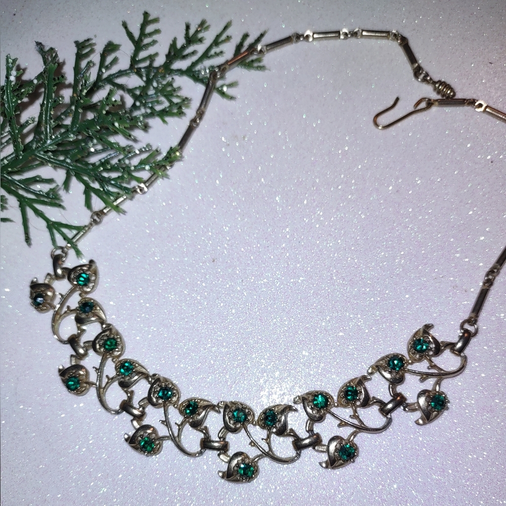 Green Stone Ivy Leaf Gold Plated Choker Necklace